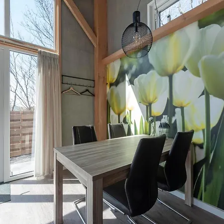 Gorgeous With Patio *